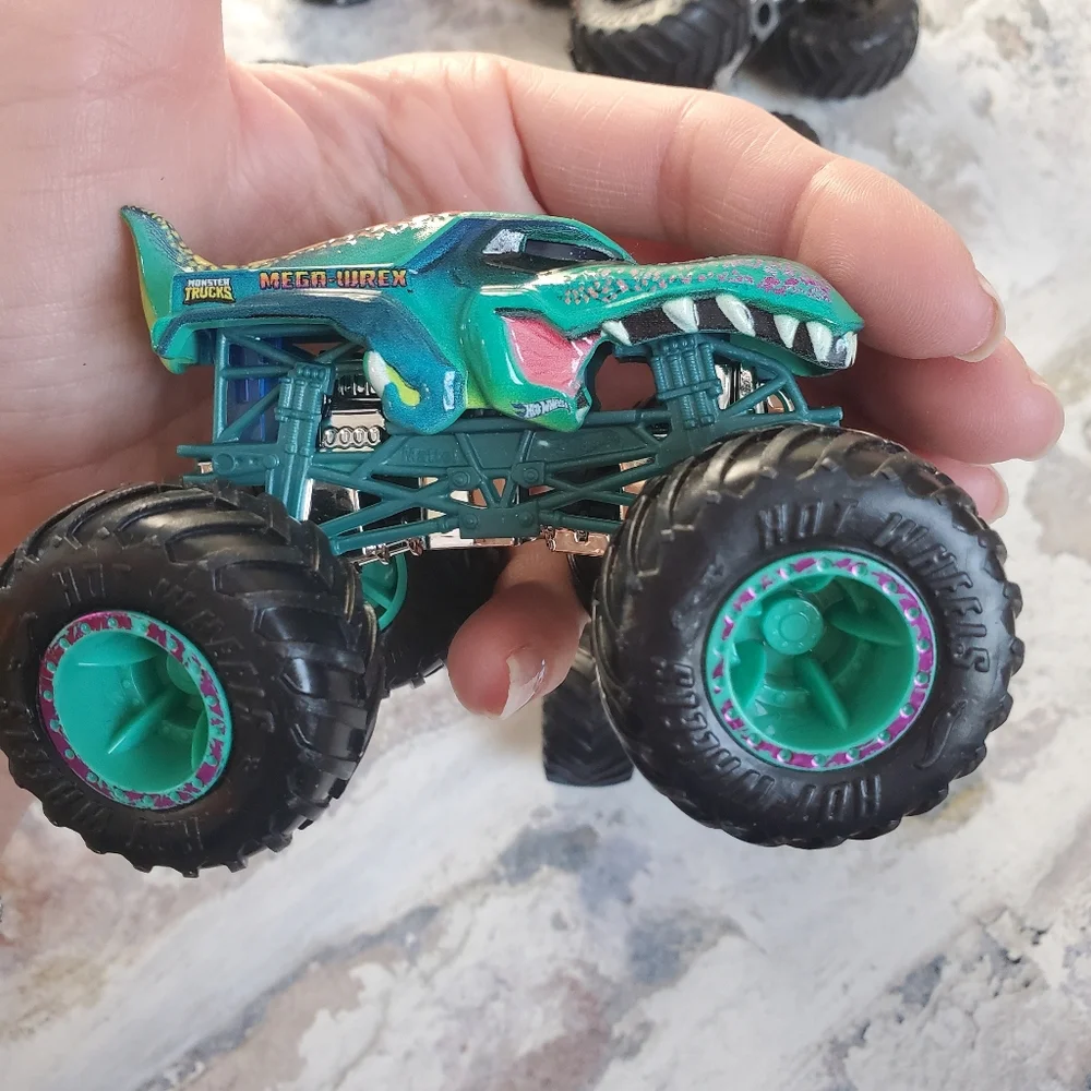 Hot Wheels Assorted Monster Truck Toys - 7 Pc Multicolor